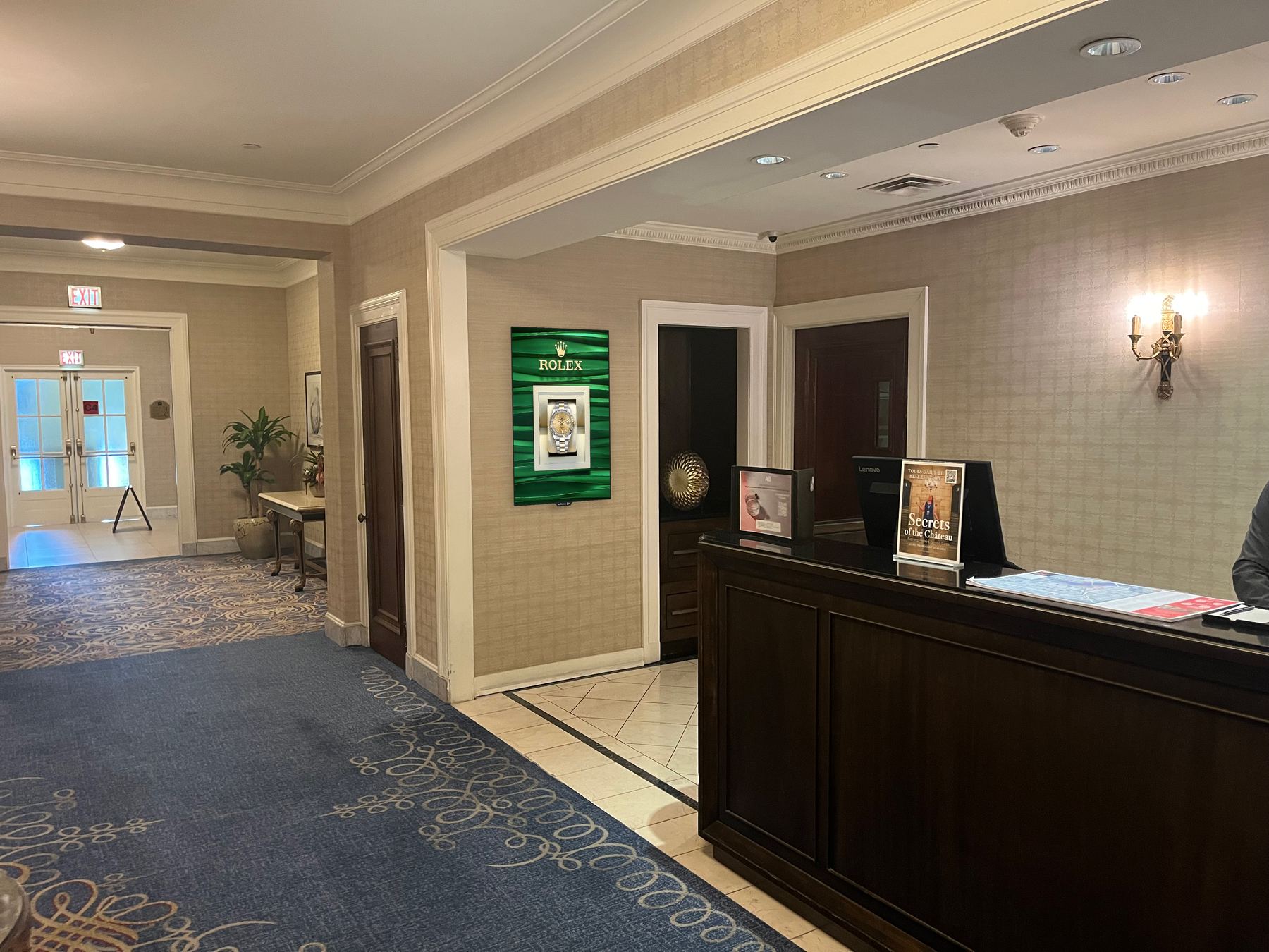 Écran d'affichage Adfaces au Fairmont Château Laurier — campagne Rolex